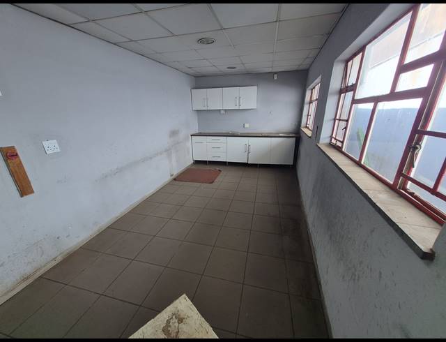 3,000M² WAREHOUSE TO LET IN CITY & SUBURBAN